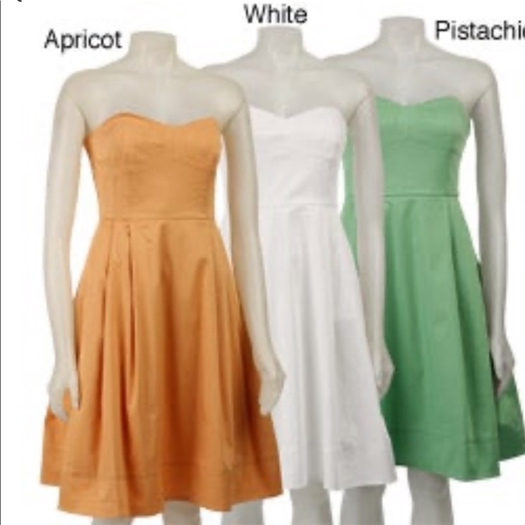 Calvin Klein Strapless Green Dress w/ Pleated Skrt - Picture 2 of 10